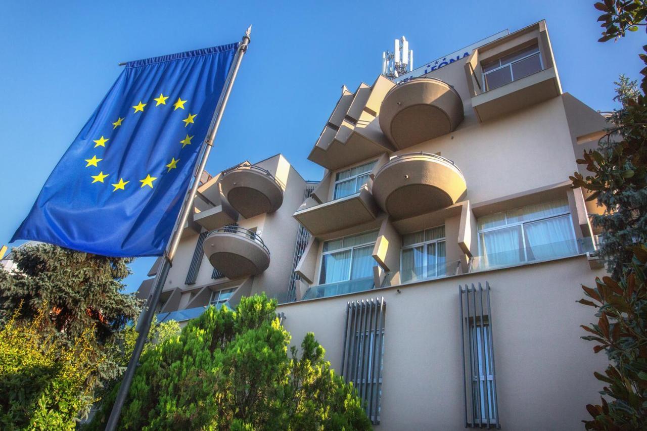 Hotel Leonardo Brescia Bagian luar foto