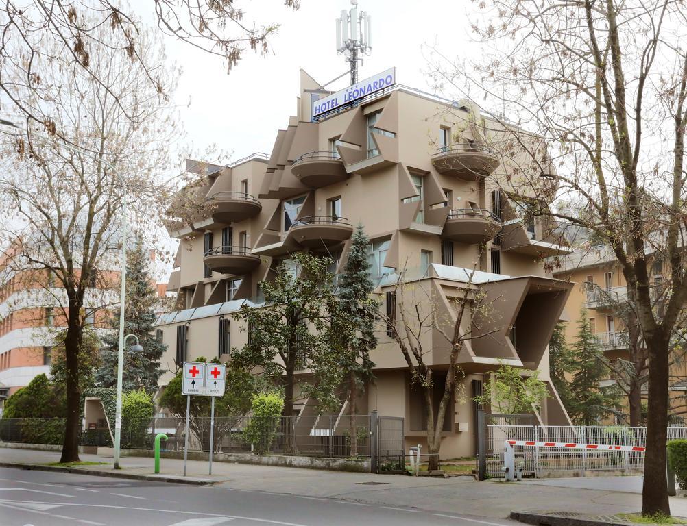Hotel Leonardo Brescia Bagian luar foto